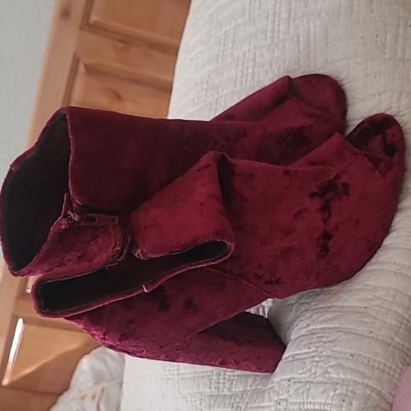 Wild Diva,  Stylish Peep Toe Slouch Ankle  Chunky Stacked Heels Bootie - Picture 2 of 7